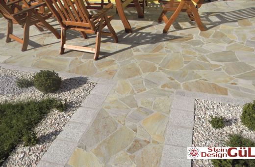 Terrasse aus Naturstein - Quarzit gelblich