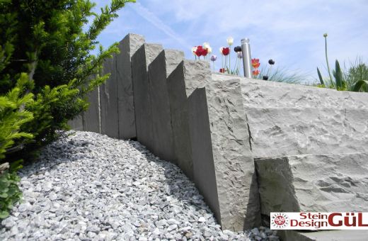 Palisade aus Naturstein - Sandstein Kandla Grey