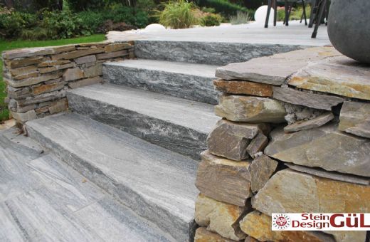 Blockstufe aus Naturstein - Taifun Grey